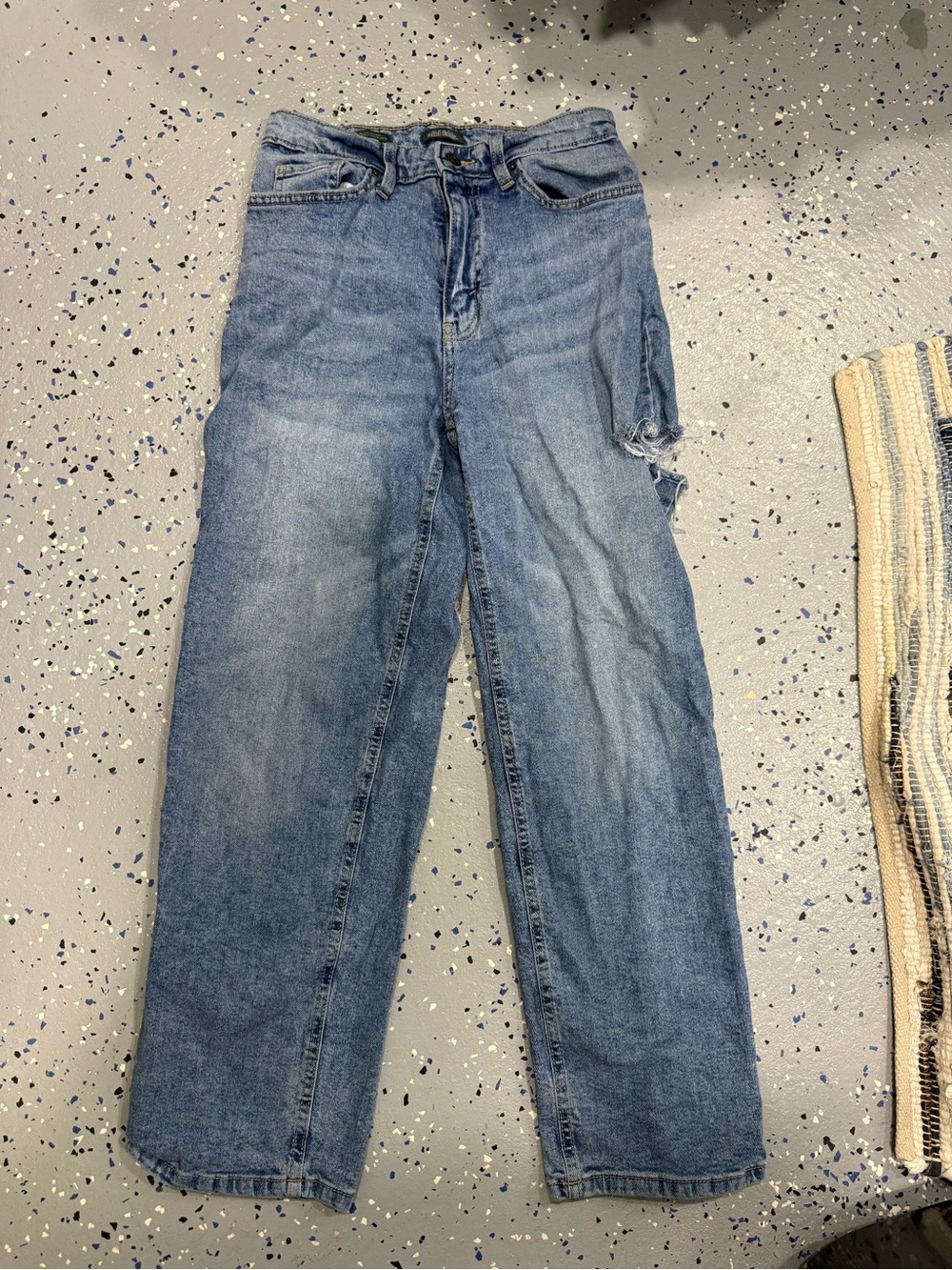 Wild fable 90s relaxed straight jeans size 4